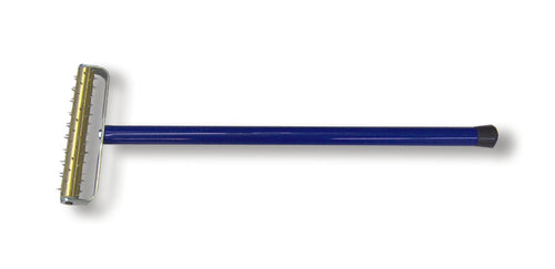 Outils de tapissier (rouleau à pointes)